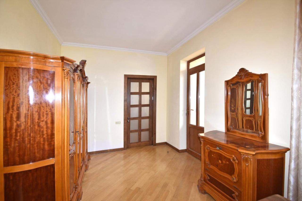 Homestay At City Center Yerevan Exterior photo