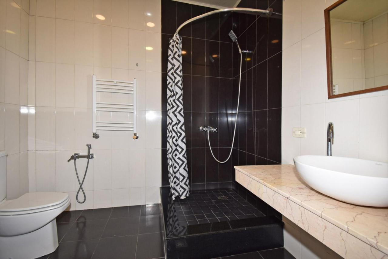 Homestay At City Center Yerevan Exterior photo