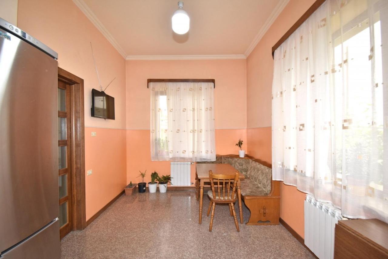 Homestay At City Center Yerevan Exterior photo