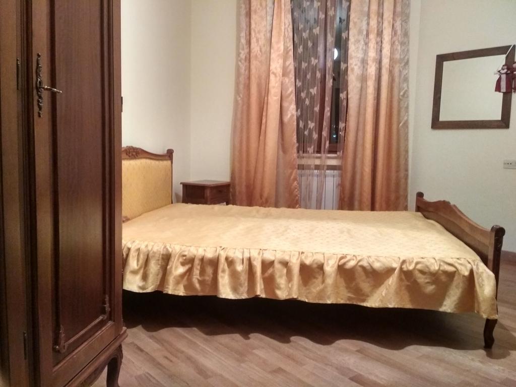 Homestay At City Center Yerevan Exterior photo